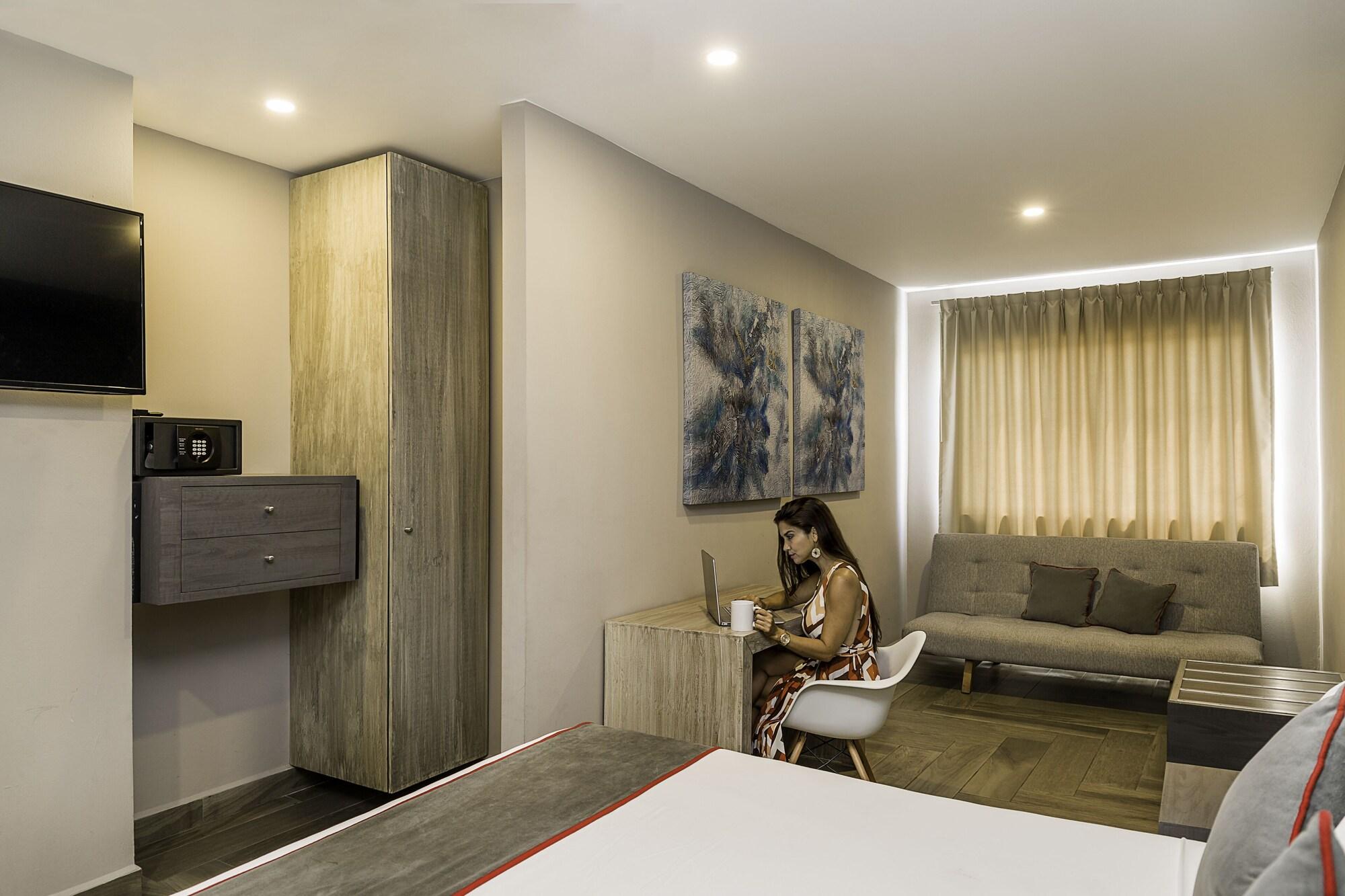 Bfh Attraction Deluxe Hotel プレヤデルカーメン エクステリア 写真